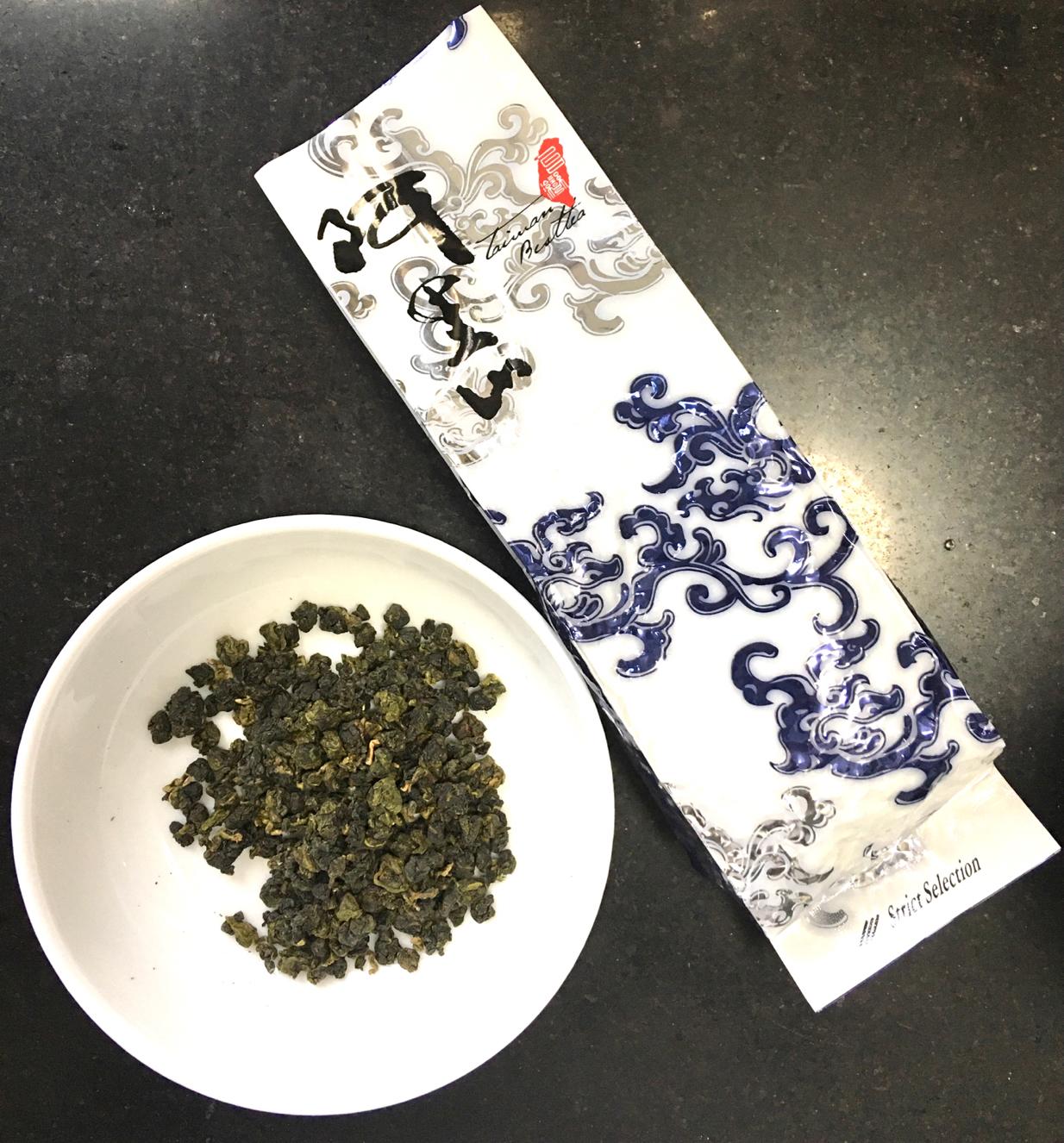 “Blue and White Porcelain” Alishan High Mountain Oolong Tea